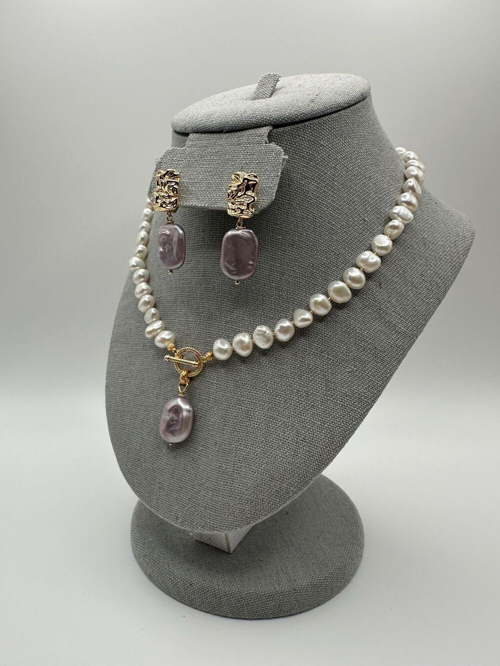White Nugget Pearl Choker, Purple Baroque Pearl, Gold Toggle, 16 - Picture 6 of 8